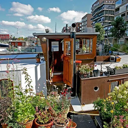 Konukevi Westerdok25